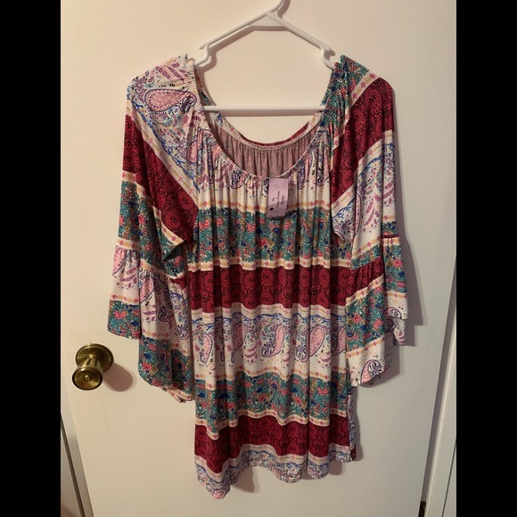 Tops - Women’s 2XL boutique bell sleeve tunic